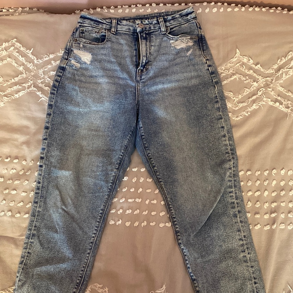 American Eagle Curvy Mom Jeans size 4 Extra Short